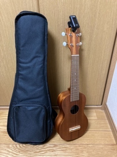 ウクレレ　famous FS-1G ソプラノ　マホガニーボディ