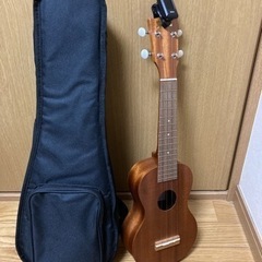 ウクレレ　famous FS-1G ソプラノ　マホガニーボディ