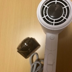 【新品開封のみ未使用】ドライヤー 大風量 57℃恒温 3段階調整 冷熱風 折り畳み式 軽量 持ち運び便利 ノズル付き 家庭用/ヘアサロン/旅行用 プレゼントの画像