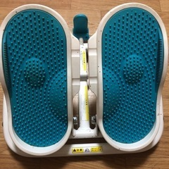 【お取引予約済】AERLIFE  健康ステッパー　座りながら筋トレ運動の画像
