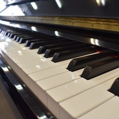 ヤマハ中古アップライトピアノ　UX-2（1983年製造）の画像