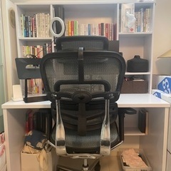 収納力抜群パソコンデスクの画像