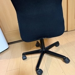 ニトリのコロコロ椅子の画像