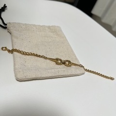 ゴールド　デザインブレスレット