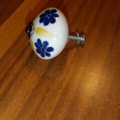 引出しの取っ手の画像