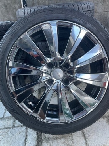 タイヤホイール軽自動車、普通自動車用2台分まとめて買って下さい。