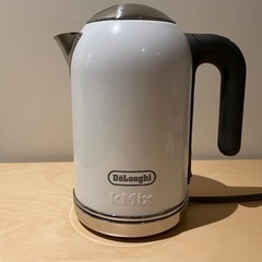 デロンギ  電気ケトル　kMix 1L ホワイト［取説付き]
