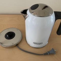 デロンギ  電気ケトル　kMix 1L ホワイト［取説付き]の画像