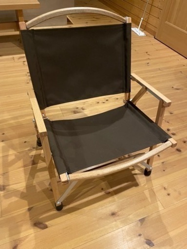 柏木工のミドルサイズキャビネット ナラ無垢材使用