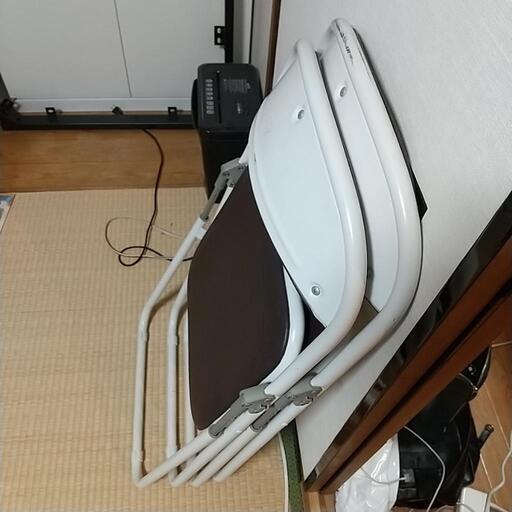 パイプ椅子