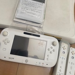 Wii U ファミリープレミアムセット SHIRO＋Wii fit Ｕの画像