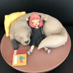 スパイファミリー　あニャー&ボンドフィギュア売ります。