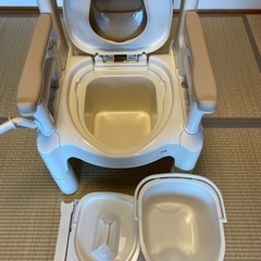 介護用ポータブルトイレ安寿の画像