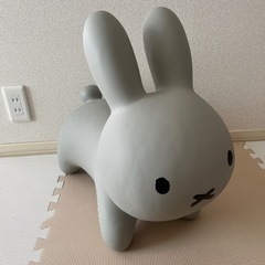 ブルーナボンボン　おもちゃ　乗り物