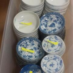 大量にある中古（新古品あり）の和洋食器販売の商品説明の画像