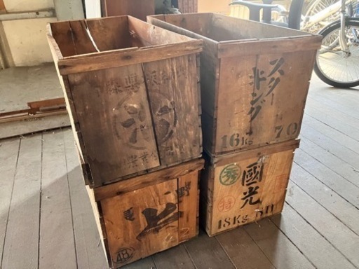 りんご箱4つ