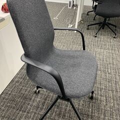 残り３つ：IKEA　ロングフィェル オフィスチェア アームレスト付き