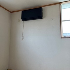 内装工事クロス、クッションフロア貼りなど致します