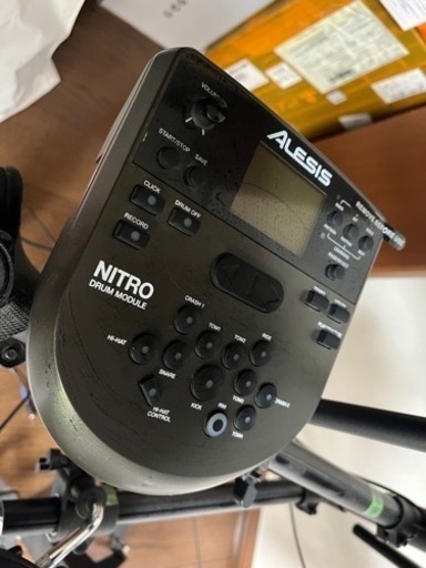 Alesis Nitro Mesh Kit 椅子、マット等付属品付き