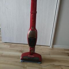 エルゴラピード・プラス　赤　掃除機　ハンディ