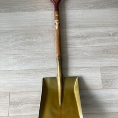 大型シャベルの画像