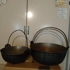 昔の鍋　直径38cmと28cmの画像