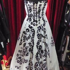 ★SALE★☆USED☆　ホワイト×フラワー・パーティードレス（STEFANO RICCI FIRENZE ）の画像