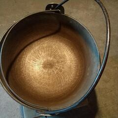 昔の鍋　直径38cmと28cmの画像