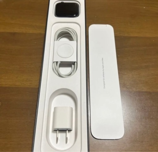 Apple Watch Series 4  44mm ナイキモデル本体です。