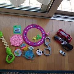 おもちゃ色々 百均、ハッピーセットの画像