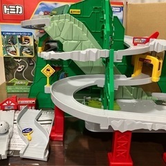 【ジャンク品】タカラトミー トミカ トンネルくぐって！やまのぼり...