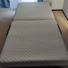 シングルサイズベッド （折り畳み）