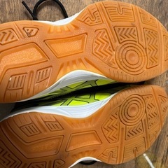 バレーボールシューズ　21.5センチの画像