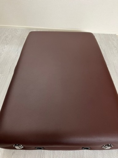 美品　マッサージベッド  コンパクトエステベッドマッサージ台 施術台 超軽量