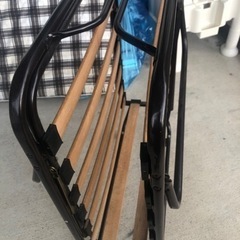 折りたたみパイプベッドの画像