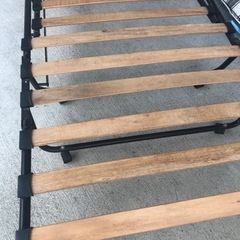 折りたたみパイプベッドの画像