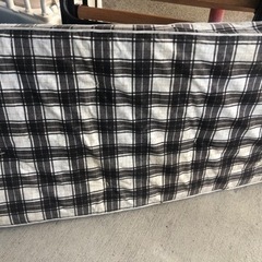 折りたたみパイプベッドの画像