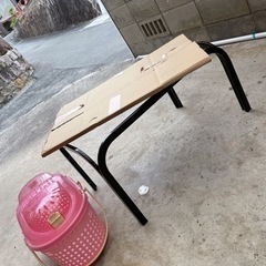 ガラステーブルの画像