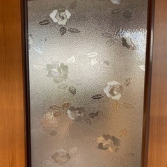 《決まりました》昭和レトロ　型板ガラス　