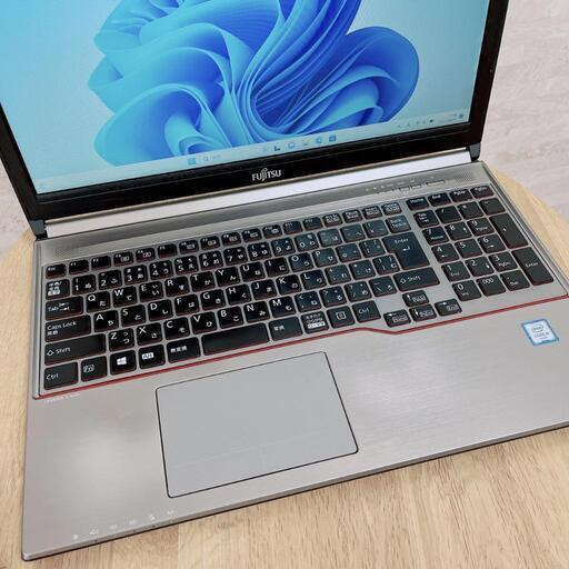 【薄型】9月分⑧富士通 　薄型ノートパソコン Corei5 大容量SSD256GBメモリ8GB搭載 オススメ品