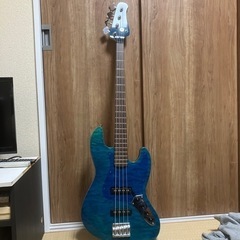 ベース