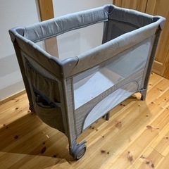 ベビーベッドの画像