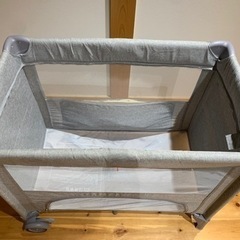 ベビーベッドの画像