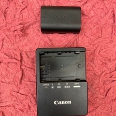 キャノン　バッテリー　チャージャー　LC-E6  