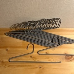 ハンガー　ズボンハンガー