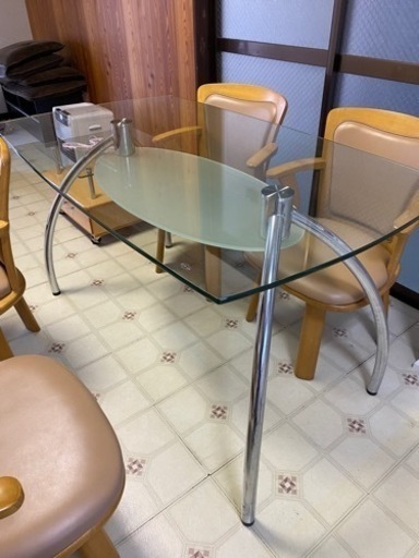 ガラステーブル