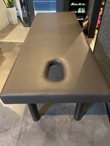 【★配送不可・引き取り限定価格】マッサージベッド！ 鍼灸院・整骨院・マッサージ店や美容サロンなどで大活躍！