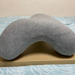 昼寝枕 低反発ネックピロー オフィス仮寝 携帯枕 うつ伏せ 枕 ...