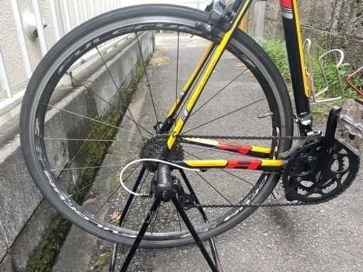 ロードバイク　CANNONDALE CAAD8 (カスタム有り)