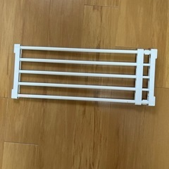 つっぱり棒　棚1